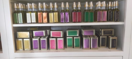 Moulin-Saint-Pierre-Huile-Olive-parfumees-Karine-Lorenzi-LesTalentsDici.com